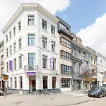Theater Square Apartments 50